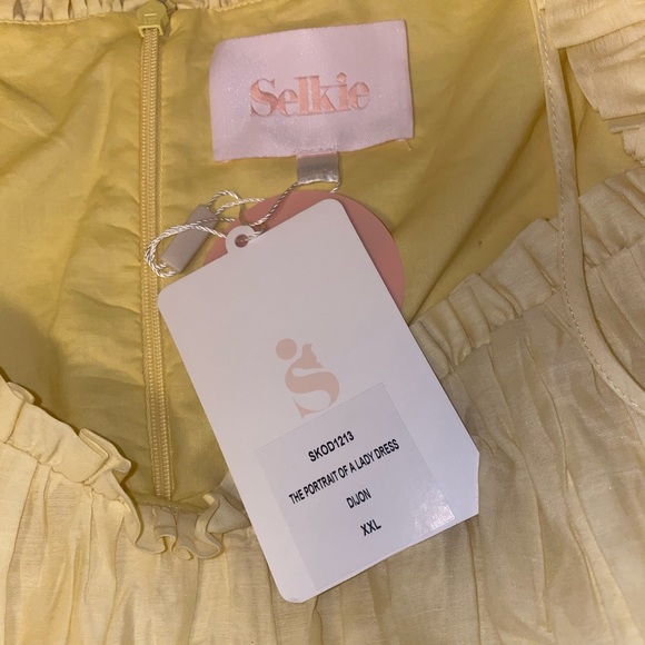 RARE Sample Selkie Portrait of a Lady dress in “Dijon” - Picture 3 of 5